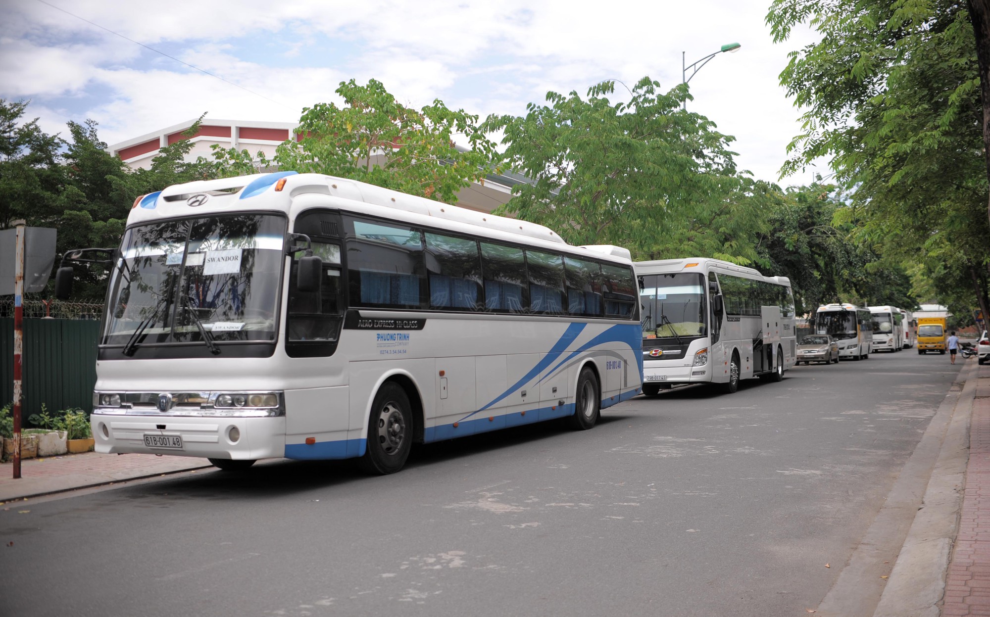 xe 45 chỗ trong khu dân cư  (8)
