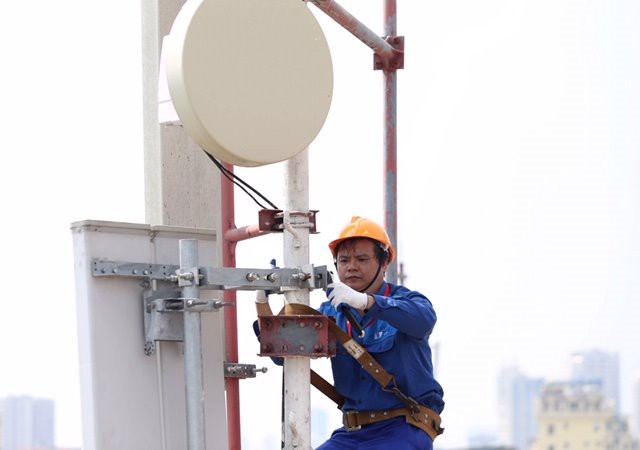 Sau Viettel và MobiFone, Bộ TT&TT đã cấp phép cho VNPT thử nghiệm 5G tại Hà Nội và TP HCM  - Ảnh 1.