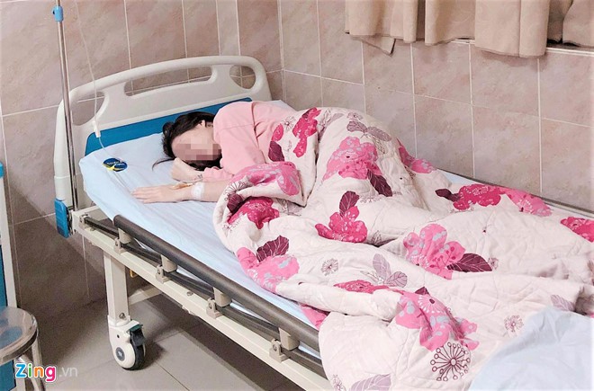 'Nói không có ngộ độc đông người ở nhà hàng Adora là lấp liếm' - Ảnh 1. 'Nói không có ngộ độc đông người ở nhà hàng Adora là lấp liếm' - Ảnh 1.