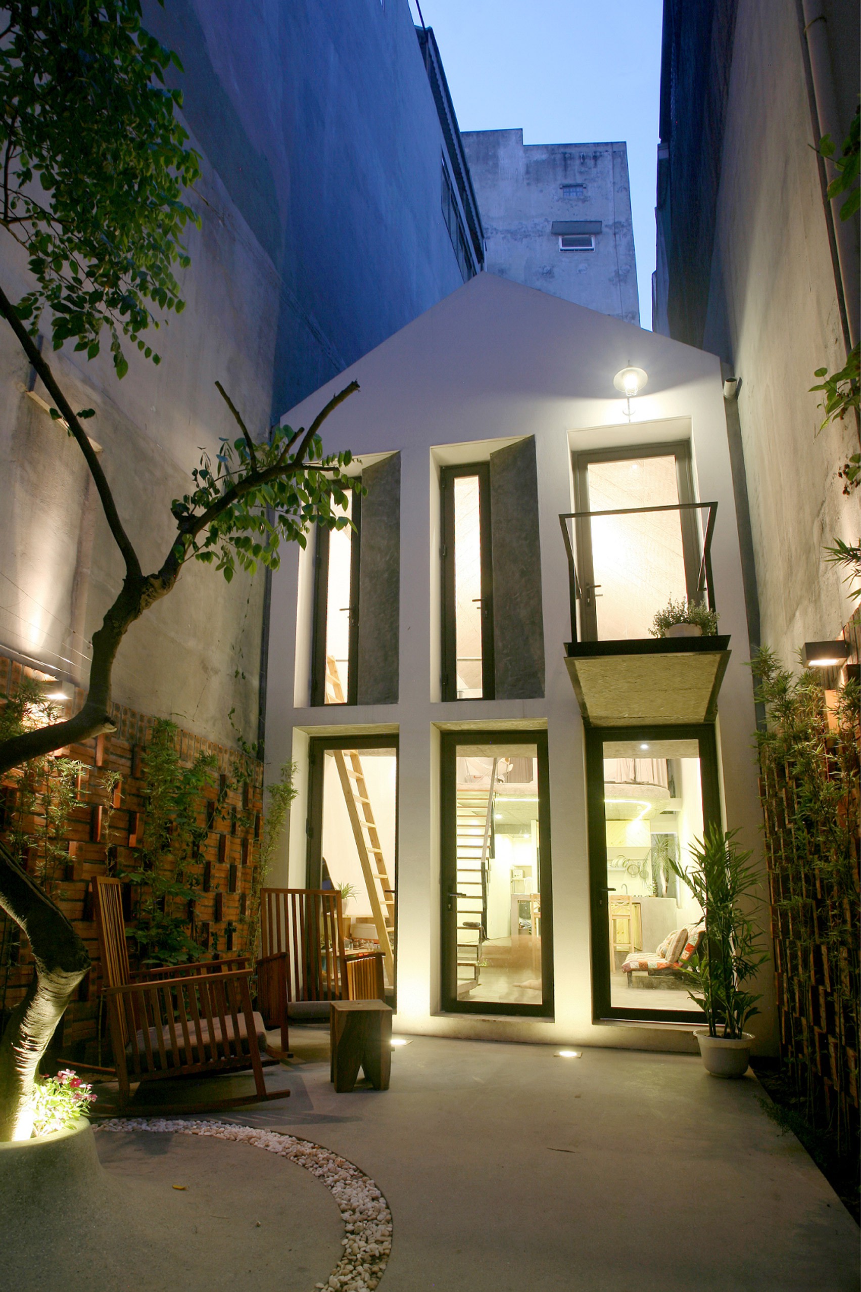 masion-t-hanoi-house-nghia-architect-vietnam-perforated-brick_dezeen_1704_37 masion-t-hanoi-house-nghia-architect-vietnam-perforated-brick_dezeen_1704_37