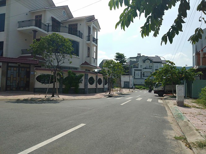 Cận cảnh đất 'vàng' được SAGRI bán rẻ như cho thời ông Lê Tấn Hùng - Ảnh 5. Cận cảnh đất 'vàng' được SAGRI bán rẻ như cho thời ông Lê Tấn Hùng - Ảnh 5.
