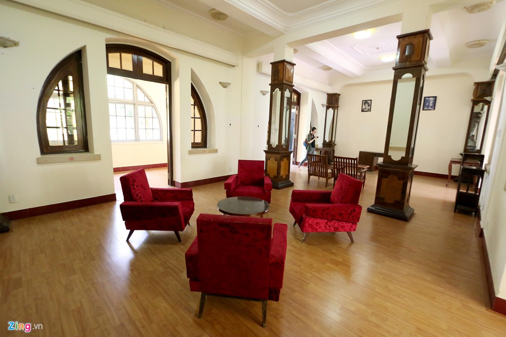 Di tích lầu Bảo Đại bị cạo trọc, hoang tàn lạnh lẽo - Ảnh 16. Di tích lầu Bảo Đại bị cạo trọc, hoang tàn lạnh lẽo - Ảnh 16.