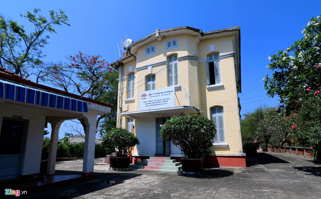 Di tích lầu Bảo Đại bị cạo trọc, hoang tàn lạnh lẽo - Ảnh 6. Di tích lầu Bảo Đại bị cạo trọc, hoang tàn lạnh lẽo - Ảnh 6.