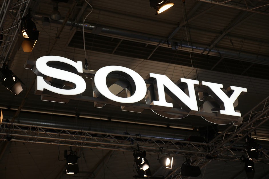 Hot-rumor-has-Sony-prepping-a-foldable-phone-with-a-retractable-rolling-display