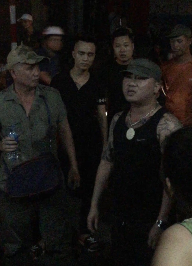 Vụ chết vẫn kí xác nhận nhà đất: Cả phố náo loạn, canh công trình dừng thi công - Ảnh 1. Vụ chết vẫn kí xác nhận nhà đất: Cả phố náo loạn, canh công trình dừng thi công - Ảnh 1.