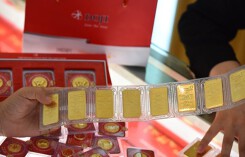 Giá vàng giảm nửa triệu đồng mỗi lượng, thị trường đặt cược lớn vào Mỹ