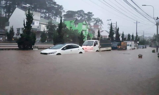 Đà Lạt, Phú Quốc chìm trong biển nước do 'nhà đầu tư quá tham lam'? - Ảnh 1. Đà Lạt, Phú Quốc chìm trong biển nước do 'nhà đầu tư quá tham lam'? - Ảnh 1.