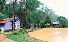 Khu nghỉ dưỡng Ma Rừng Lữ Quán tan hoang sau cơn lũ quét