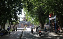 Ùn tắc nghiêm trọng, Huế cấm ô tô trên 9 chỗ ra vào khu vực Đại Nội