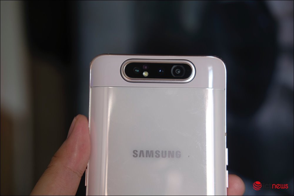 Samsung Galaxy A80: Tiên phong camera trượt xoay - Ảnh 7. Samsung Galaxy A80: Tiên phong camera trượt xoay - Ảnh 7.