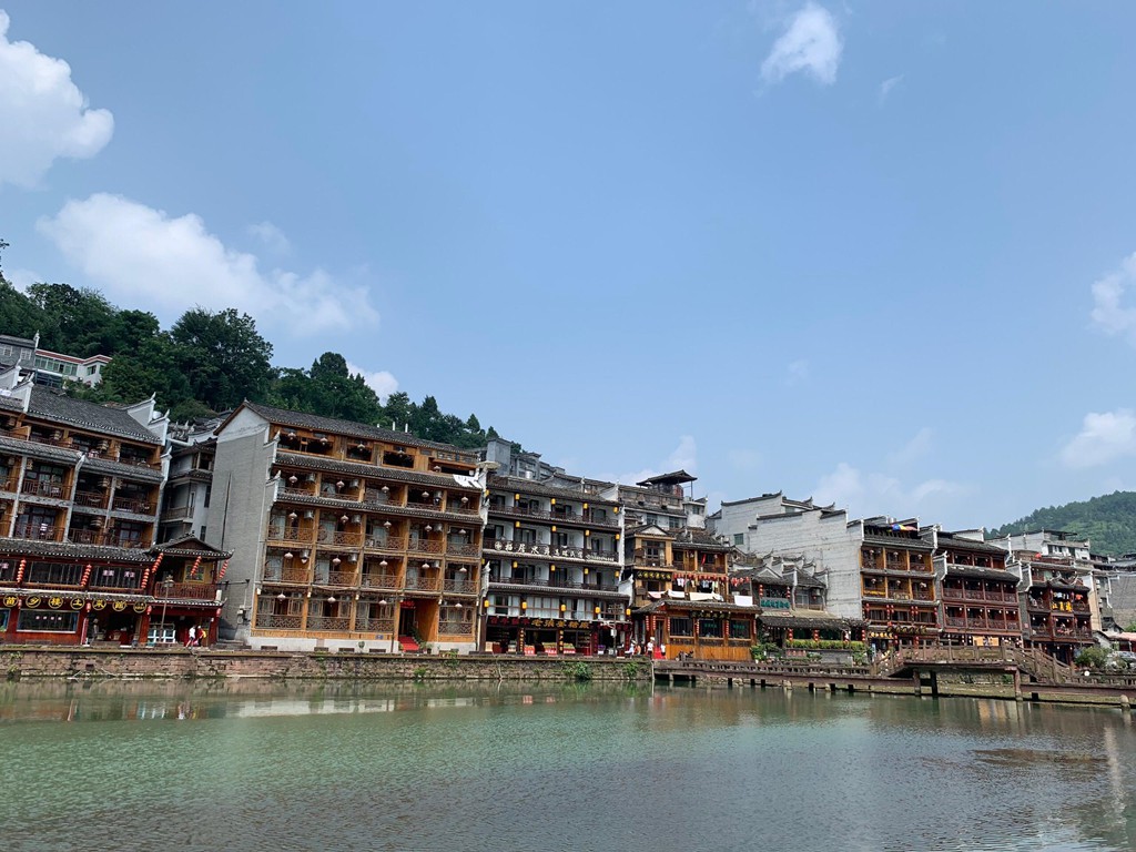 Xep hang dai cho luot check-in o Phuong Hoang co tran hinh anh 9 