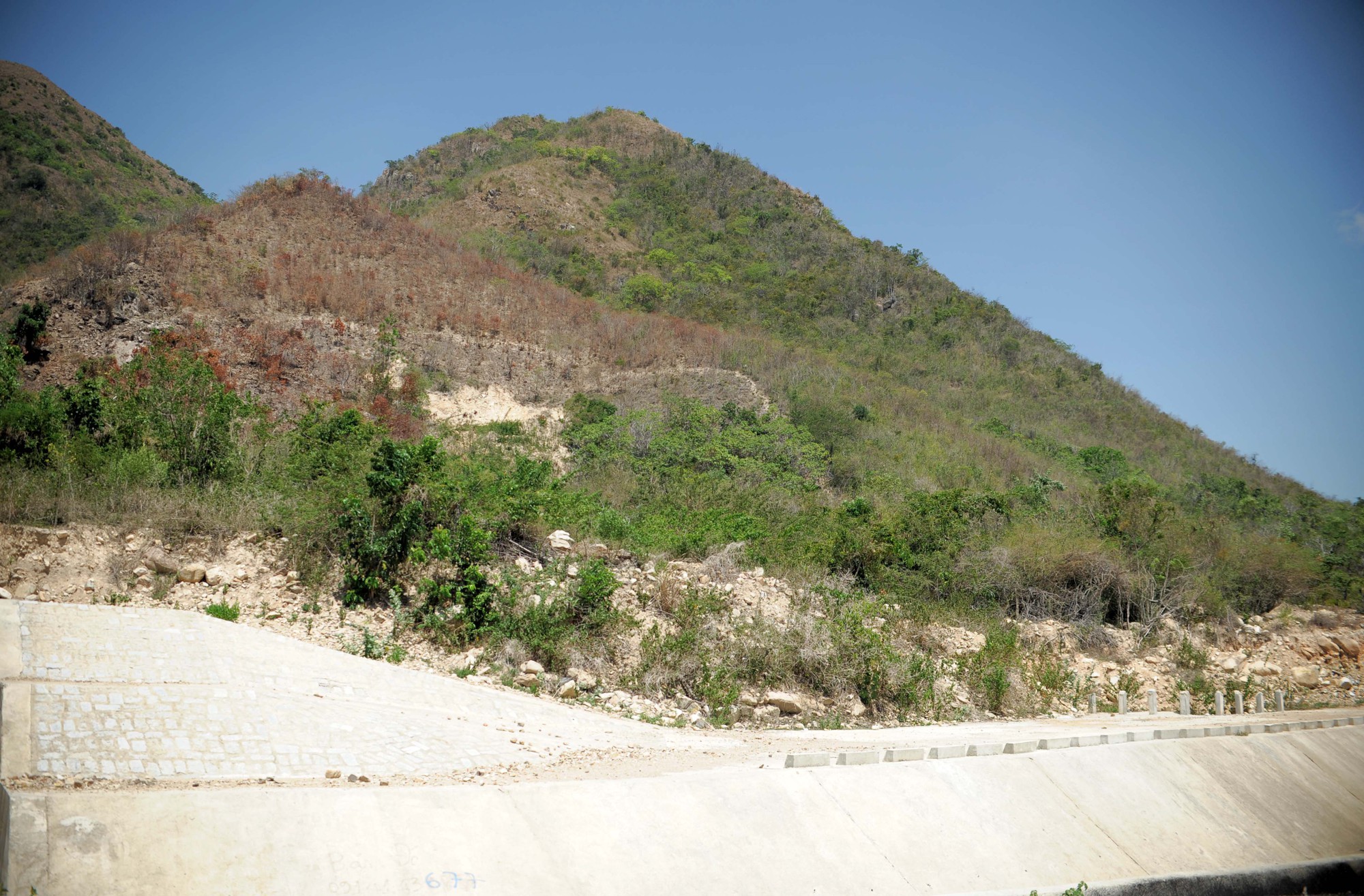 mương thoát lũ (5) mương thoát lũ (5)