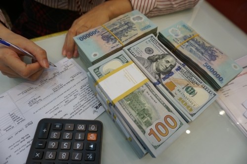 Tăng trưởng tín dụng năm nay khó cán đích - Ảnh 1. Tăng trưởng tín dụng năm nay khó cán đích - Ảnh 1.