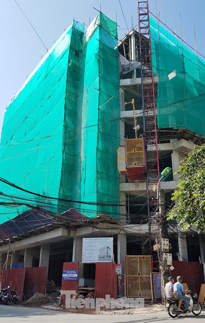 Chuyện lạ cao ốc ‘xin’ phạt, lùi cưỡng chế để hợp thức hóa sai phạm - Ảnh 1. Chuyện lạ cao ốc ‘xin’ phạt, lùi cưỡng chế để hợp thức hóa sai phạm - Ảnh 1.