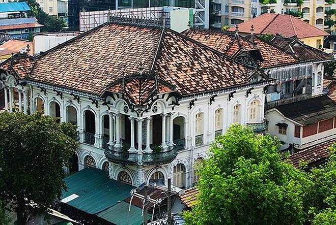 Cận cảnh biệt thự cổ 35 triệu đô quây tôn ở Sài Gòn - Ảnh 1. Cận cảnh biệt thự cổ 35 triệu đô quây tôn ở Sài Gòn - Ảnh 1.