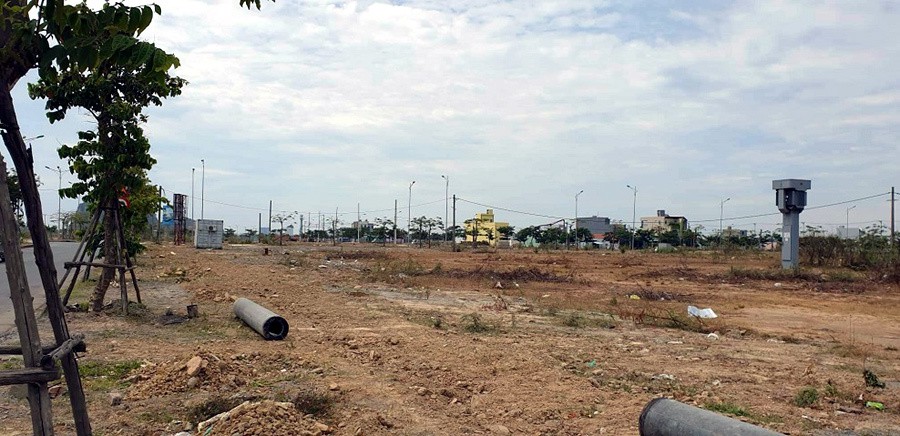 Cơn sốt ‘điêu tàn’ Đà Nẵng, tiền tỷ chôn cứng đại gia tháo chạy - Ảnh 3. Cơn sốt ‘điêu tàn’ Đà Nẵng, tiền tỷ chôn cứng đại gia tháo chạy - Ảnh 3.