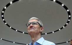 Một công ty sao chép hoàn hảo hệ điều hành iOS của Apple, Tim Cook rất tức giận và ghi rõ 'đủ rồi' ngay trong đơn kiện