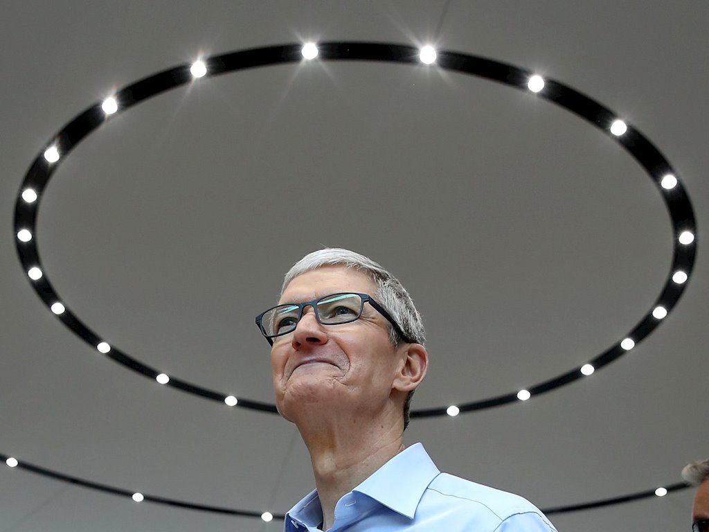 Một công ty sao chép hoàn hảo hệ điều hành iOS của Apple, Tim Cook rất tức giận và ghi rõ 'đủ rồi' ngay trong đơn kiện - Ảnh 1. Một công ty sao chép hoàn hảo hệ điều hành iOS của Apple, Tim Cook rất tức giận và ghi rõ 'đủ rồi' ngay trong đơn kiện - Ảnh 1.