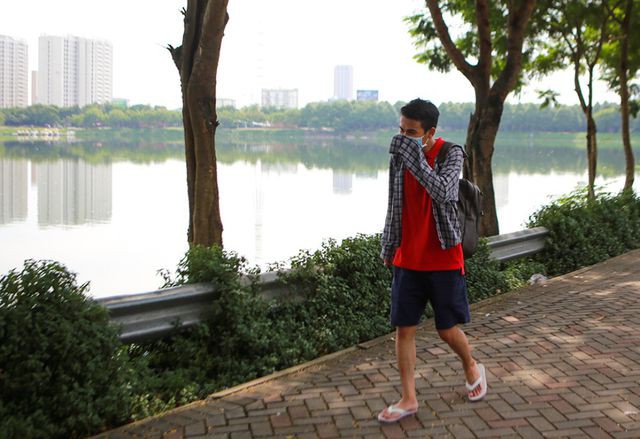 Hà Nội: Cá chết hàng loạt bốc mùi nồng nặc ở hồ Yên Sở - Ảnh 6. Hà Nội: Cá chết hàng loạt bốc mùi nồng nặc ở hồ Yên Sở - Ảnh 6.