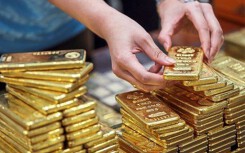 Giá vàng lên mức cao nhất 6 năm, chứng khoán đổ đèo khi Tổng thống Trump tuyên bố đánh thuế tiếp lên 300 tỉ USD hàng Trung Quốc