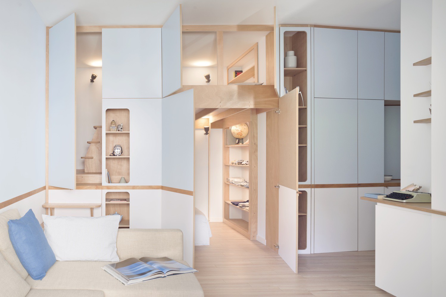 llabb_-_Riviera_Cabin_-_PH_DSC_5200_(photo_Anna_Positano) llabb_-_Riviera_Cabin_-_PH_DSC_5200_(photo_Anna_Positano)