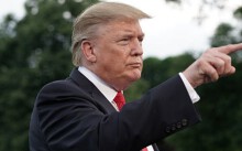 Trump lại tuyên bố áp thuế thêm 300 tỉ USD lên hàng Trung Quốc, nguy cơ chiến tranh thương mại leo thang