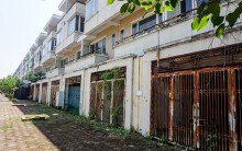 Hàng trăm biệt thự, liền kề bị bỏ hoang tại khu đô thị Tân Tây Đô