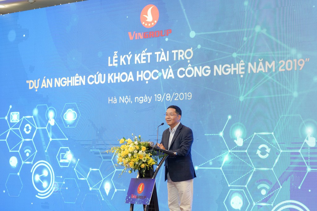 TS Vũ Thành Tự Anh: Chưa từng chứng kiến thời gian tài trợ khoa học nào nhanh kỉ lục như VinIF đang làm - Ảnh 1. TS Vũ Thành Tự Anh: Chưa từng chứng kiến thời gian tài trợ khoa học nào nhanh kỉ lục như VinIF đang làm - Ảnh 1.