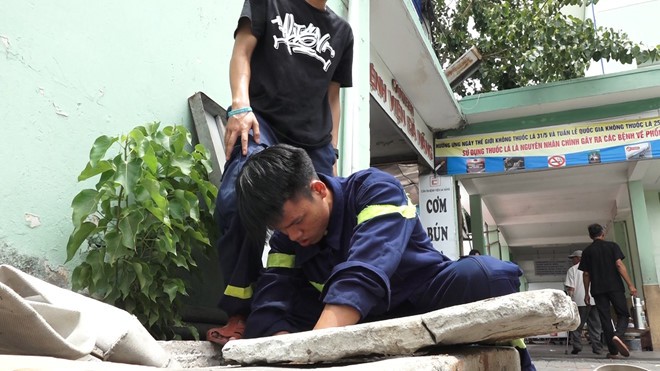 Bệnh viện Đà Nẵng lần đầu tiên phải nhận 'viện trợ' nước sạch - Ảnh 2. Bệnh viện Đà Nẵng lần đầu tiên phải nhận 'viện trợ' nước sạch - Ảnh 2.