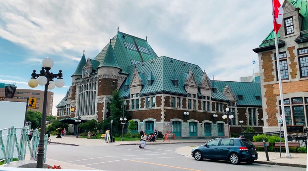 Đến phố cổ Québec, tôi ngỡ ngàng với nét tương đồng với Đà Lạt xứ ta - Ảnh 2. Đến phố cổ Québec, tôi ngỡ ngàng với nét tương đồng với Đà Lạt xứ ta - Ảnh 2.