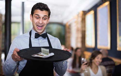 Tip ở nhà hàng, khách sạn khi đi du lịch bao nhiêu là đủ? - Ảnh 2. Tip ở nhà hàng, khách sạn khi đi du lịch bao nhiêu là đủ? - Ảnh 2.