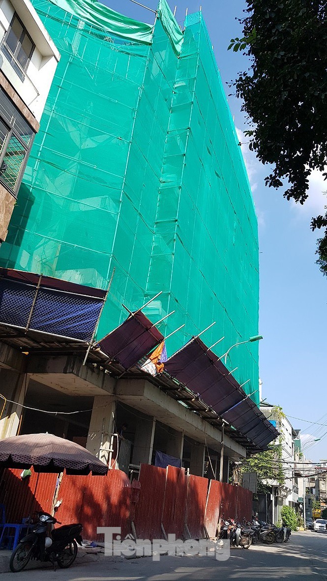 Hà Nội: Yêu cầu xử nghiêm cao ốc 'xin' nộp phạt để hợp thức sai phạm - Ảnh 2. Hà Nội: Yêu cầu xử nghiêm cao ốc 'xin' nộp phạt để hợp thức sai phạm - Ảnh 2.