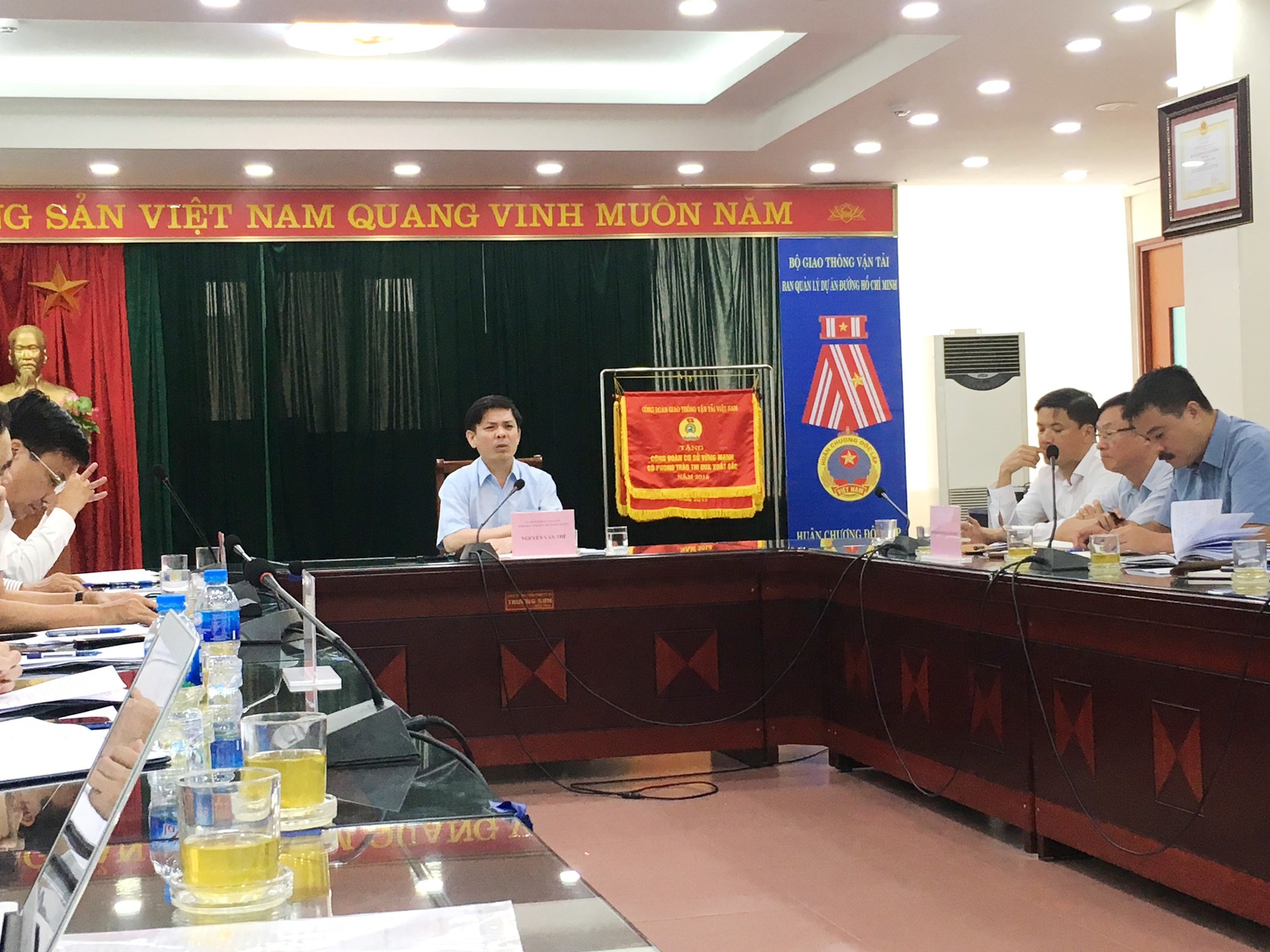 Bộ trưởng Nguyễn Văn Thể: Chặn ngay nhà thầu yếu vào cao tốc Bắc - Nam - Ảnh 1.