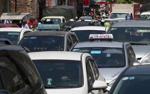 Vụ 'taxi công nghệ' không phải gắn mào: Taxi truyền thống kêu cứu vì nguy cơ bị 'khai tử'