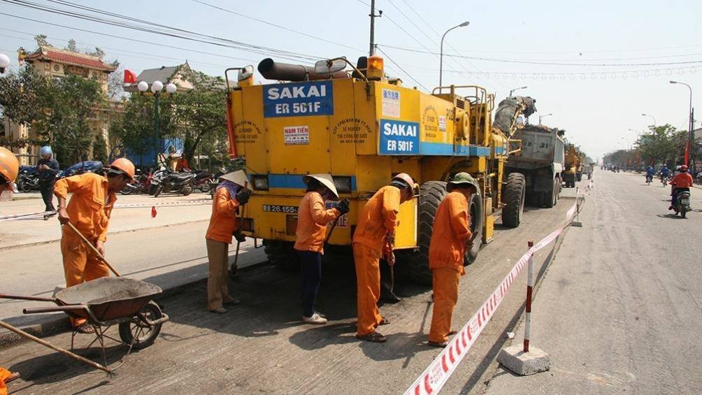 Khẩn trương đề xuất, báo cáo Thủ tướng phương án thu phí sử dụng đường bộ - Ảnh 1.