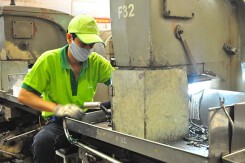 Doanh nghiệp lo ngại với đề xuất làm việc 44 giờ/tuần