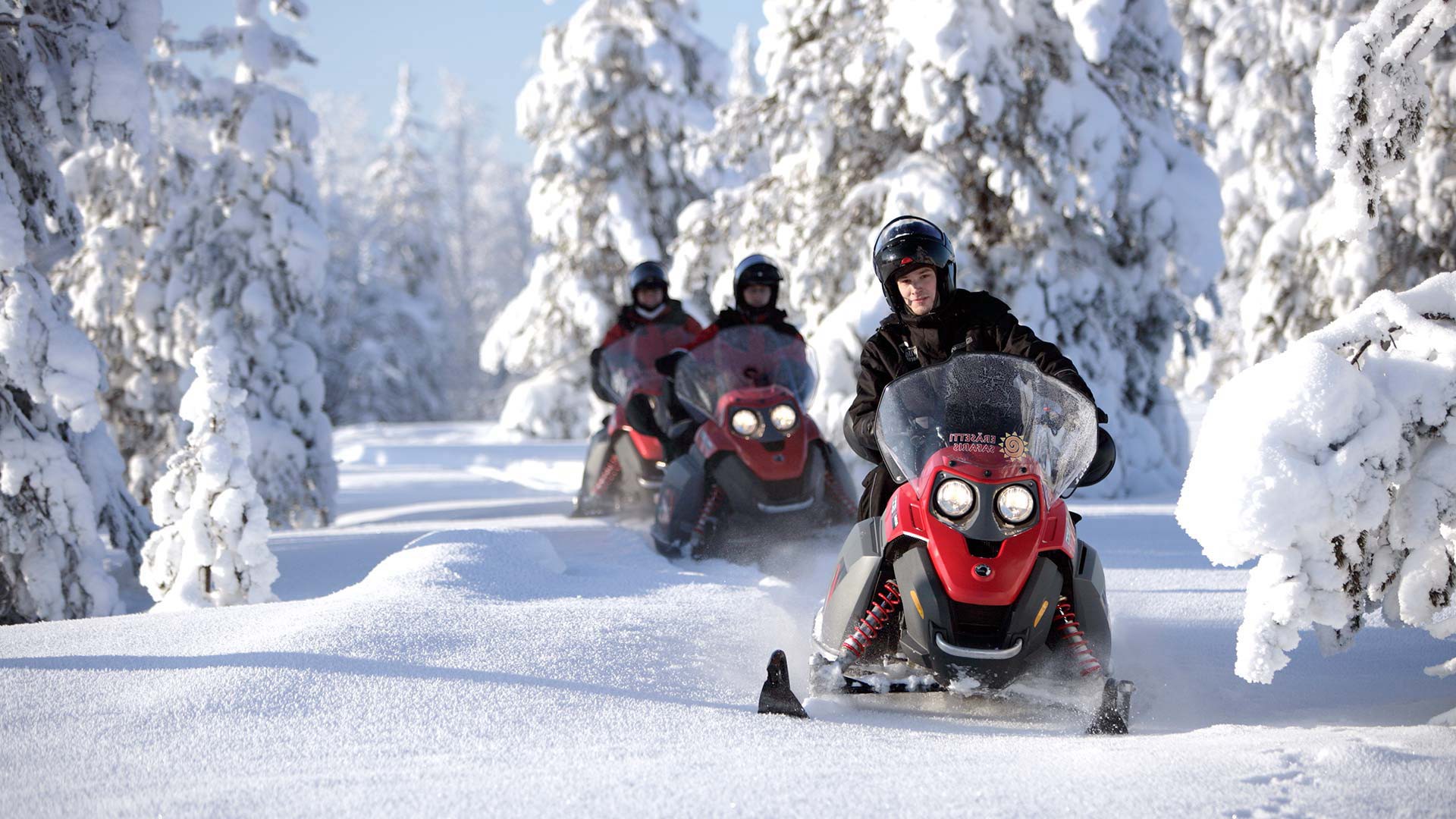 snowmobiling-rovaniemi©visitrovaniemi snowmobiling-rovaniemi©visitrovaniemi