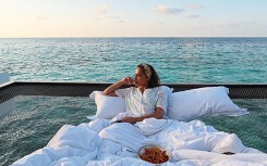 Đến Maldives, trải nghiệm cảm giác ngủ trên đại dương với resort trong mơ của các cặp đôi trẻ