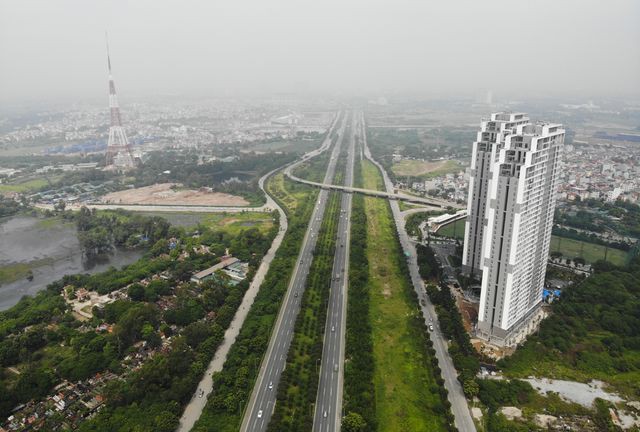 Nhìn từ trên cao 'rừng tái sinh' suốt 24km dọc đại lộ Thăng Long - Ảnh 2. Nhìn từ trên cao 'rừng tái sinh' suốt 24km dọc đại lộ Thăng Long - Ảnh 2.