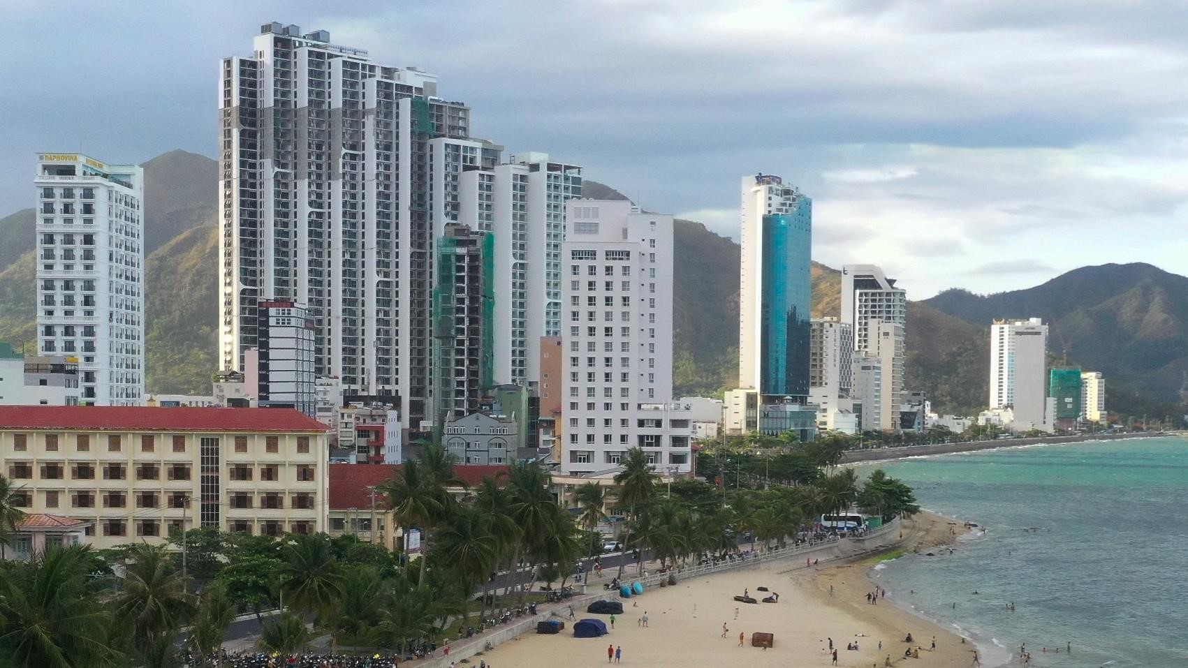 Rung be tong ven bien Nha Trang trong con thoai trao cua condotel hinh anh 14 