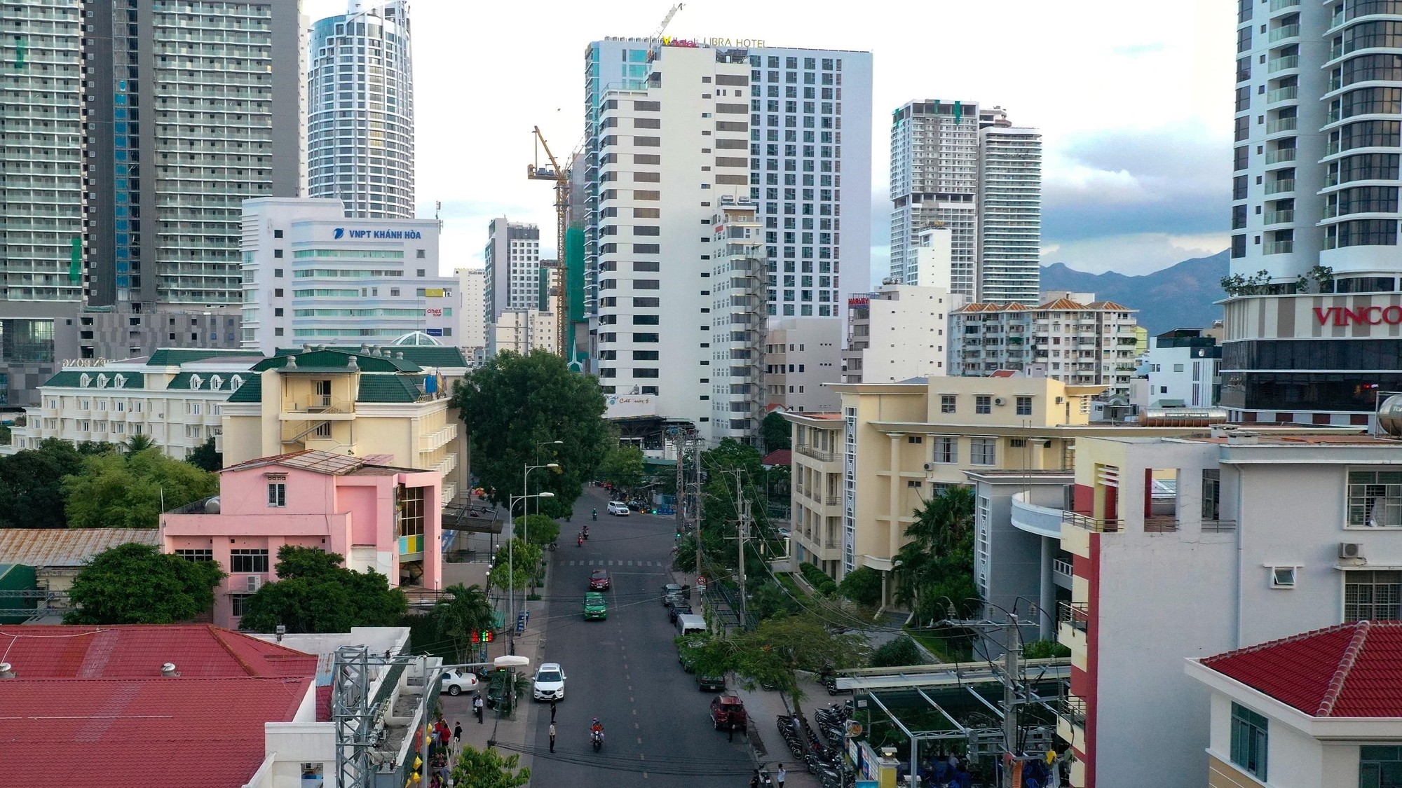 Rung be tong ven bien Nha Trang trong con thoai trao cua condotel hinh anh 15 