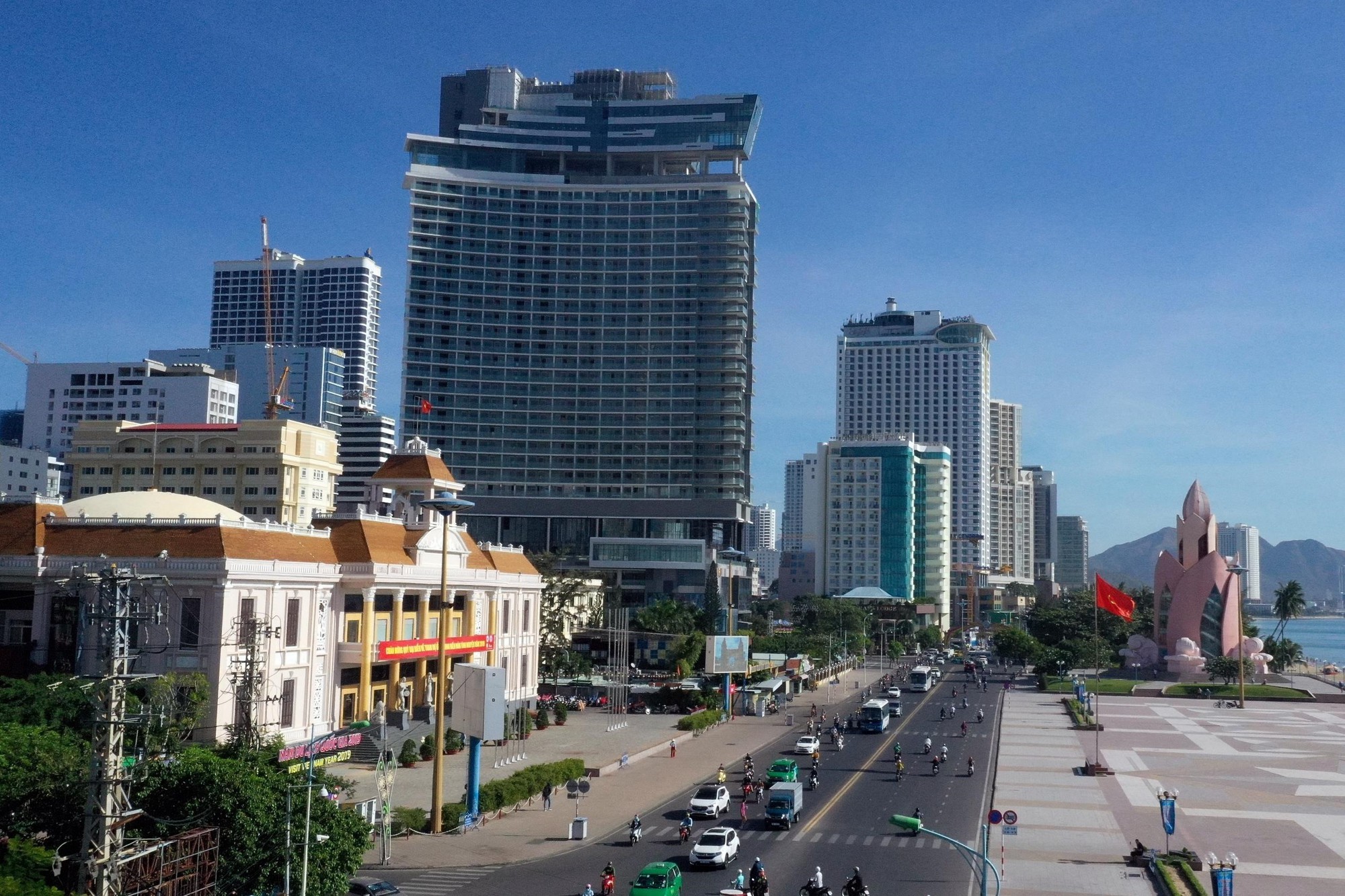 Rung be tong ven bien Nha Trang trong con thoai trao cua condotel hinh anh 16 