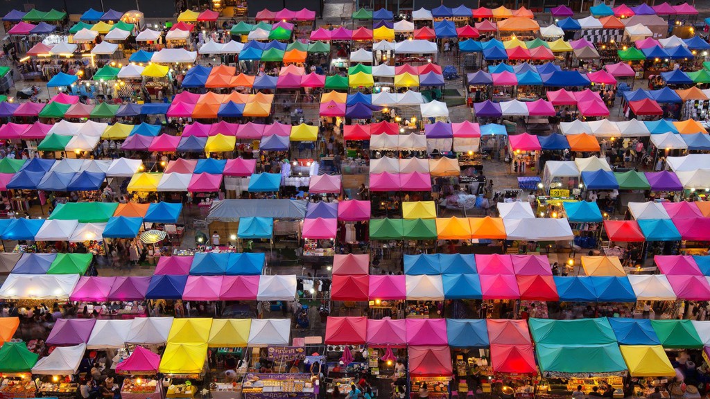 'Chợ kẻ cắp' và những khu mua sắm nổi tiếng ở Bangkok - Ảnh 2. 'Chợ kẻ cắp' và những khu mua sắm nổi tiếng ở Bangkok - Ảnh 2.