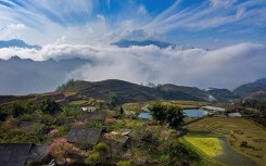 Có một 'thị trấn ngàn mây' đẹp đến nao lòng khi nhìn từ flycam