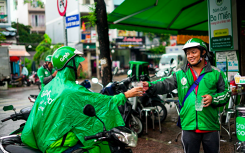 Shipper giao nhận thức ăn nói gì khi 'đúng sai cũng bị bốc phốt' ?