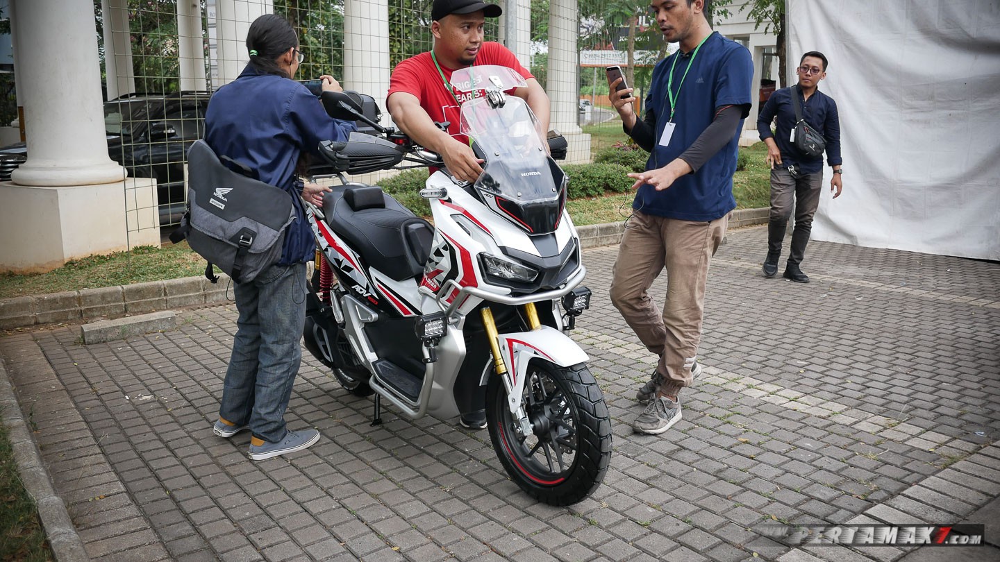 Nonton-Honda-ADV-150-Custom-Touring Nonton-Honda-ADV-150-Custom-Touring