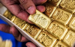 Sau một ngày tăng sốc lên hơn 43 triệu đồng, mỗi lượng vàng đã mất 300.000 đồng