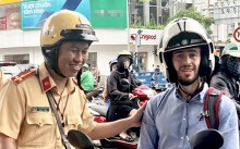 Vì sao khách Tây sợ ký biên bản vi phạm giao thông ở Sài Gòn?