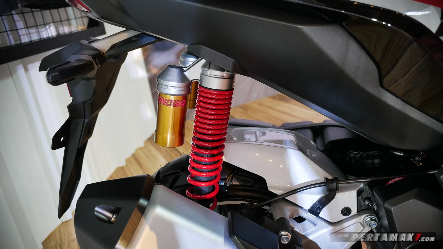 Suspensi-belakang-Honda-ADV-150-Custom-Touring- Suspensi-belakang-Honda-ADV-150-Custom-Touring-
