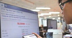 Yeah1 từ đỉnh đến đáy